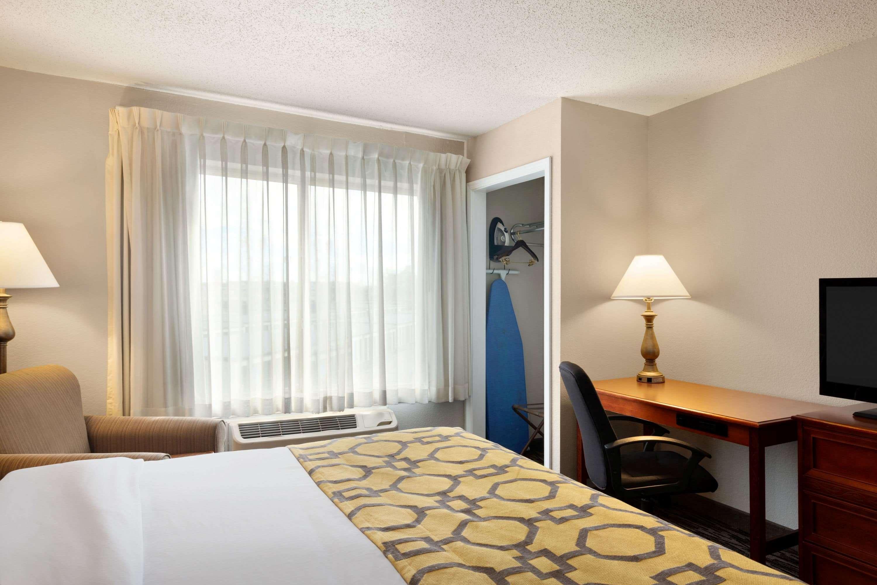 Отель Baymont By Wyndham Springfield I-44 Экстерьер фото